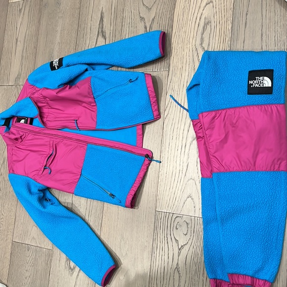 North face jacket and pants suit - Picture 3 of 3